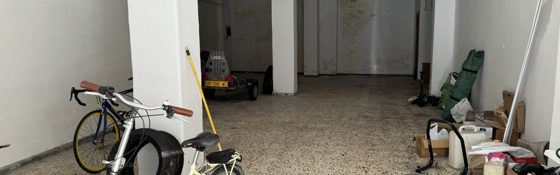 Ampio Garage Carmine Alto