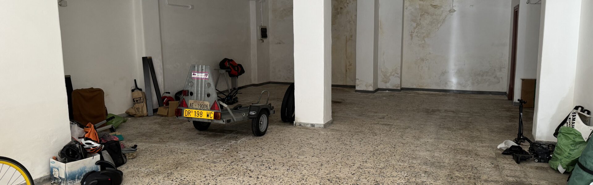 Ampio Garage Carmine Alto