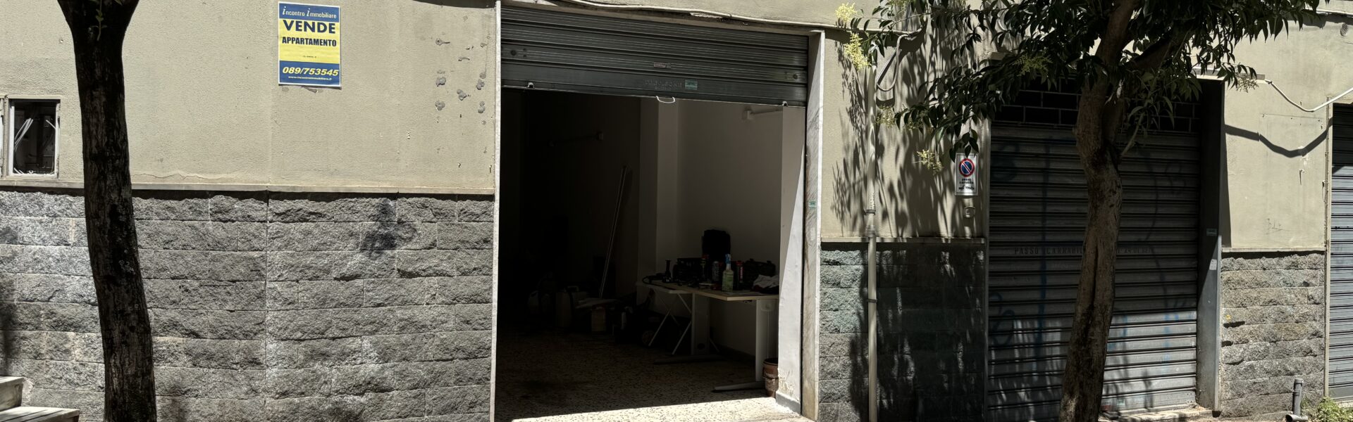 Ampio Garage Carmine Alto