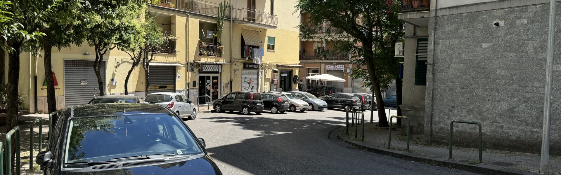 Ampio Garage Carmine Alto